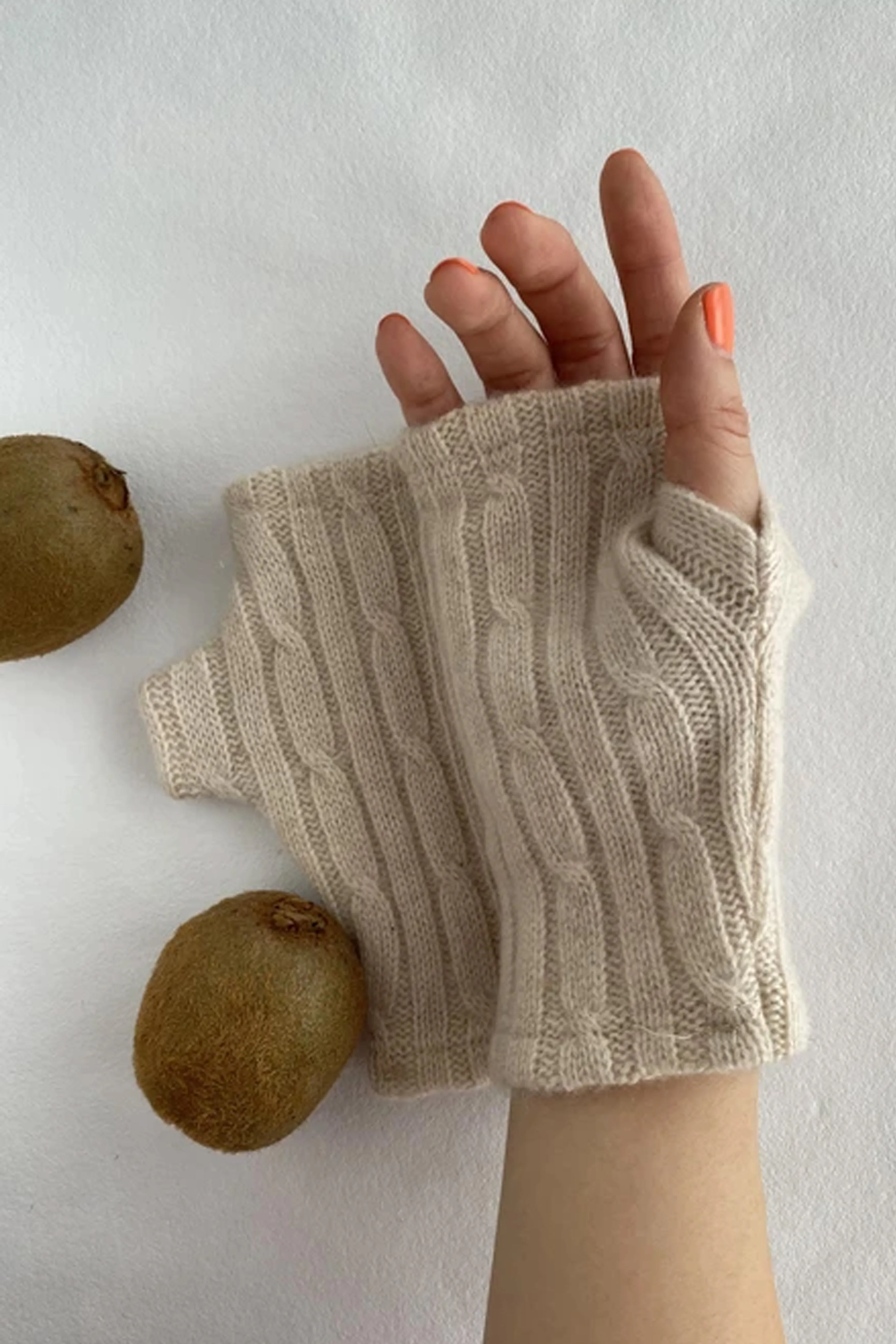 Mercantile Cashmere Cream Cableknit Long Mitts